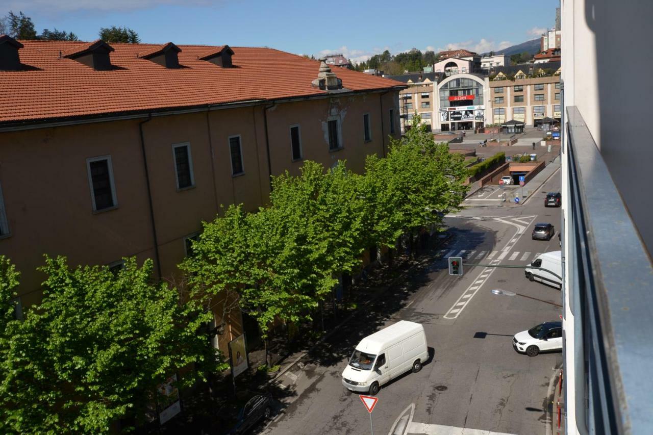 Magenta Apartment Varese Buitenkant foto